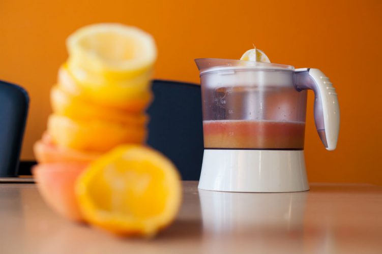 How to Juice an Orange with a Juicer 1
