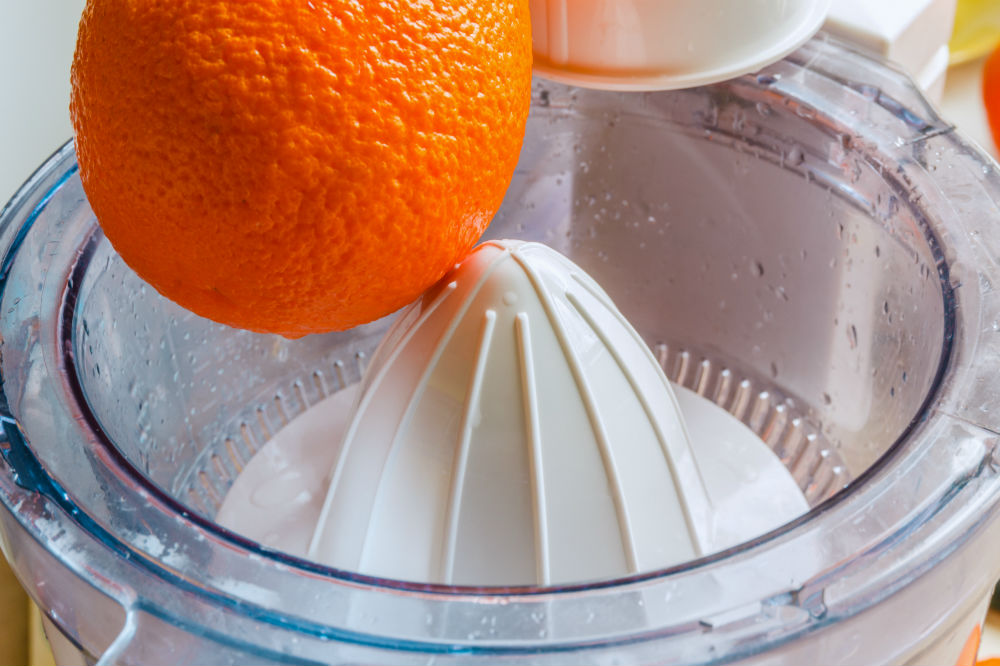 How to Juice an Orange with a Juicer